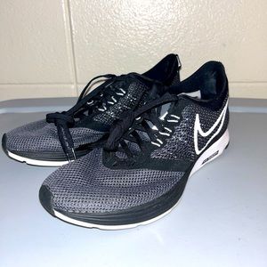 Nike Zoom Strike AJ0188-001 Gray Black Running Shoes Sneakers Women’s Size 7